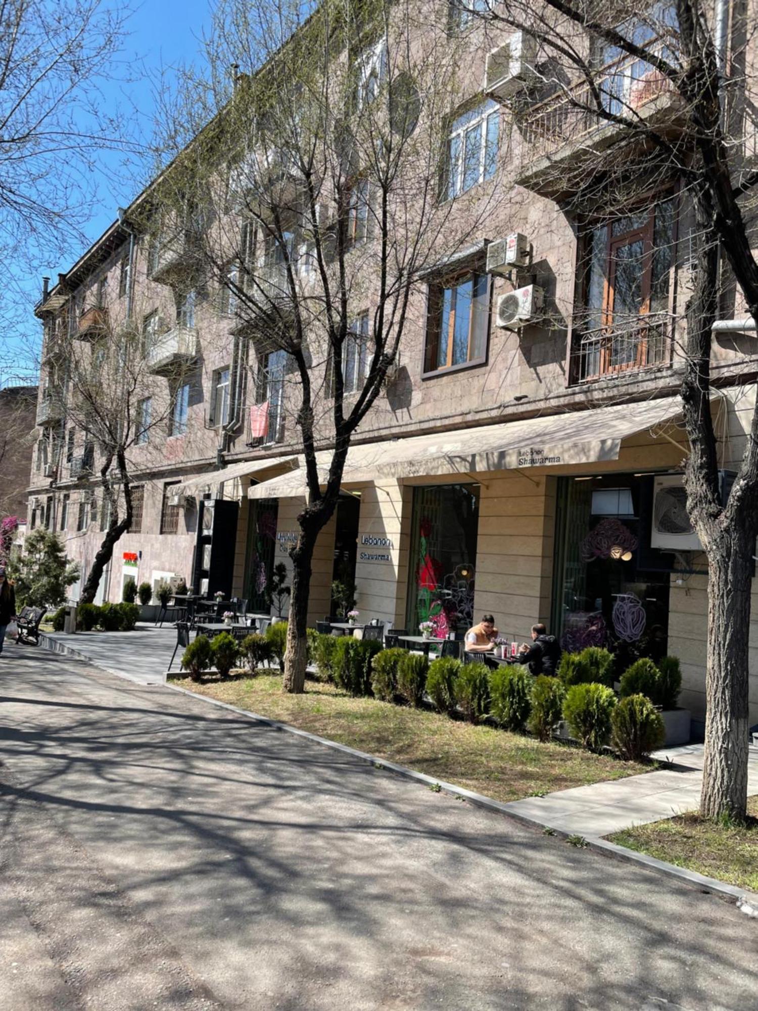Komitas Apartement Yerevan Bagian luar foto