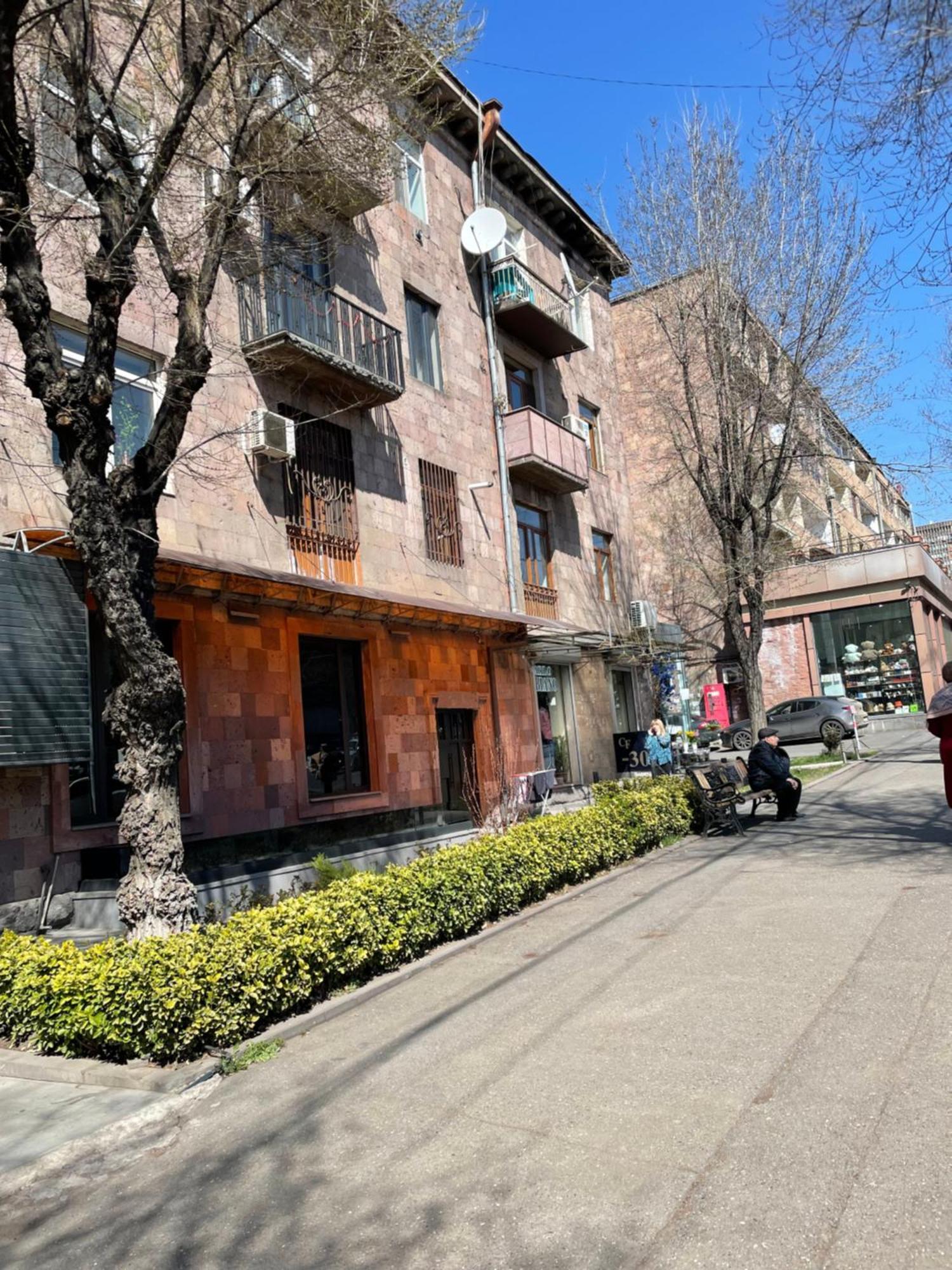 Komitas Apartement Yerevan Bagian luar foto